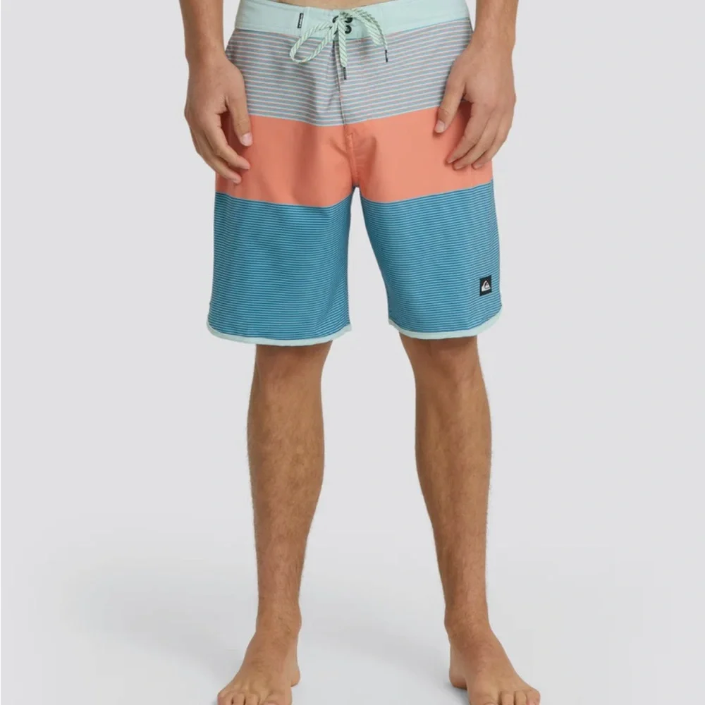 Quiksilver Surfsilk Tijuana 19” Boardshorts Striped Preppy Coastal Vacation📐31